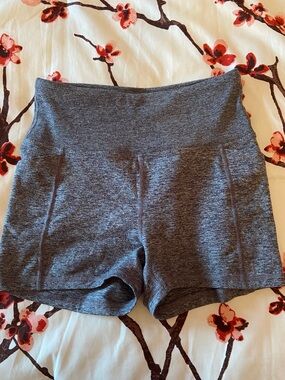 Zobha Charcoal High-Waist Ribbed Active Shorts